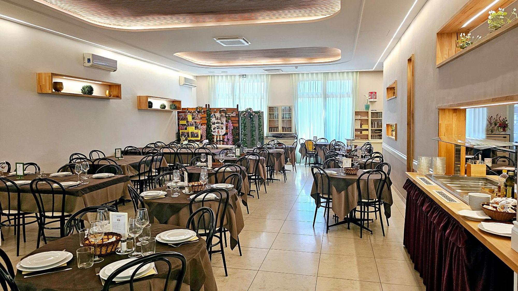 Hotel Verdi Лідо-ді-Єзоло Екстер'єр фото