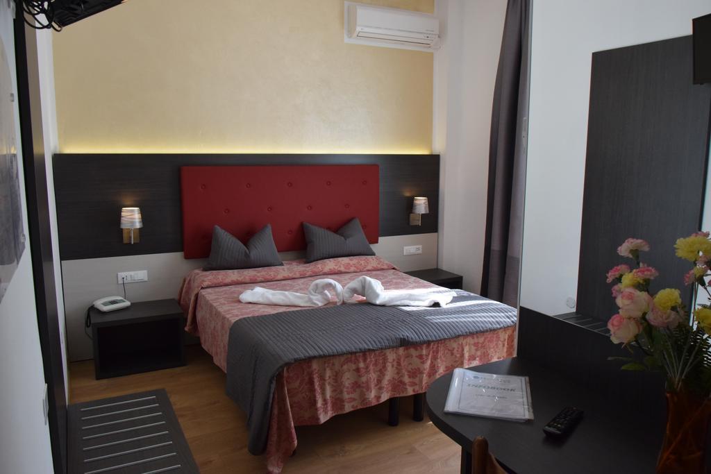 Hotel Verdi Лідо-ді-Єзоло Номер фото